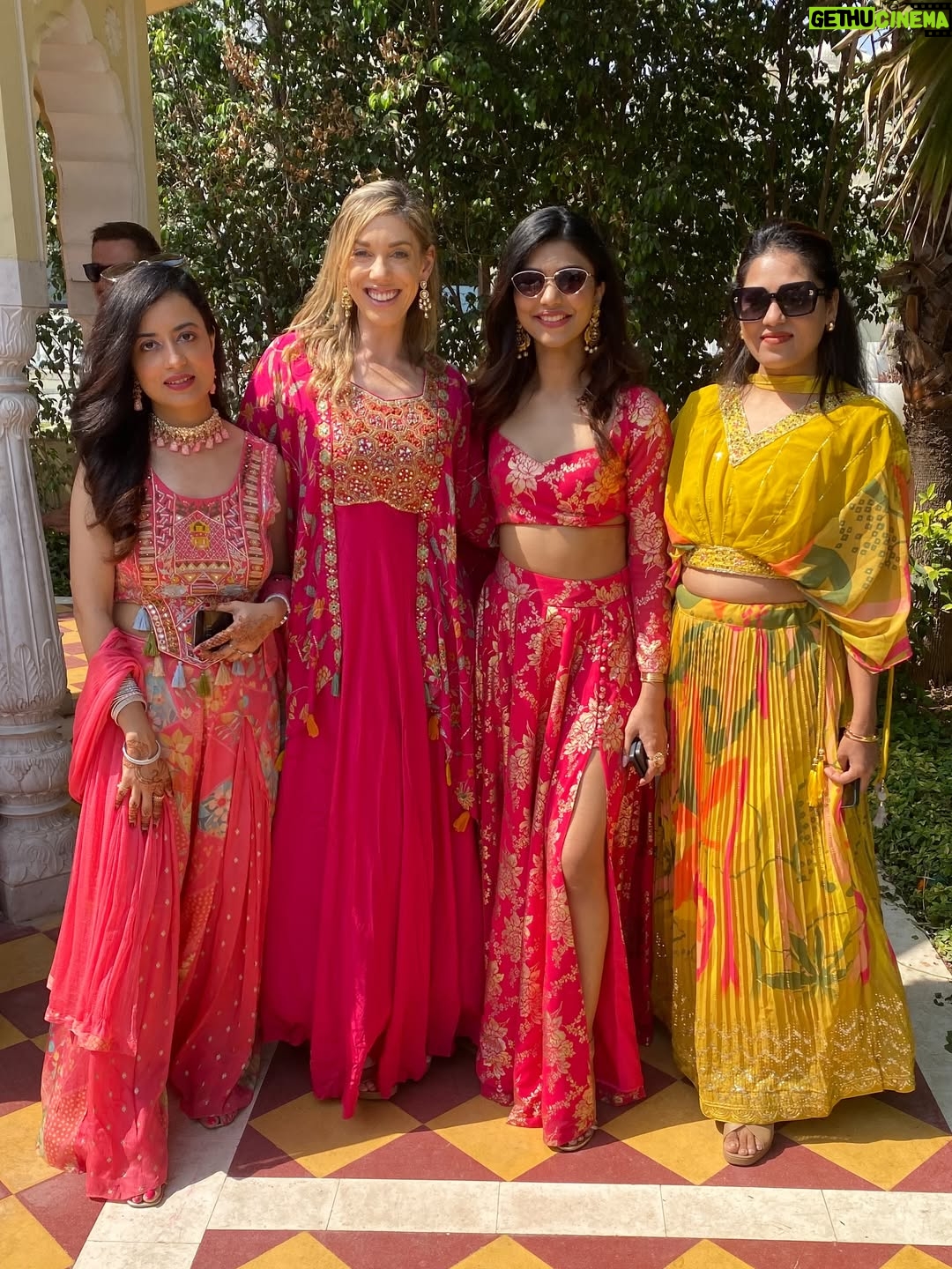 Shreya Jaiswal - 5.8K Likes - I’m not those regular ones… 😌

P.S. Don’t look for more, you can get this outfit at @phatakaaa