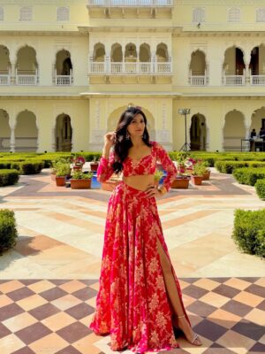Shreya Jaiswal Instagram - I’m not those regular ones… 😌
P.S. Don’t look for more, you can get this outfit at @phatakaaa
