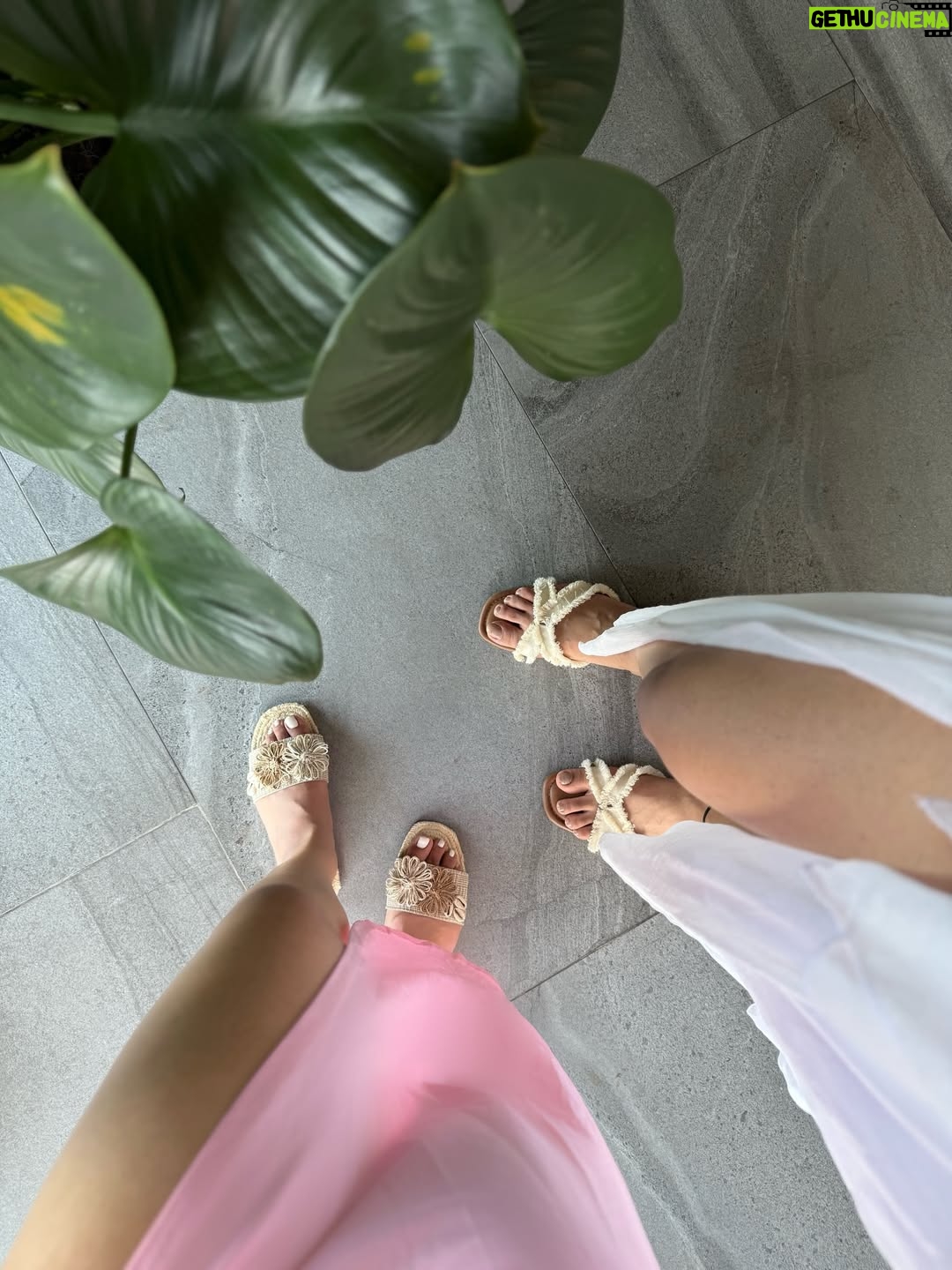 Shreya Thukral - 10.2K Likes - catch flights & cute fits, obviously 🌴🍸☀️🌊

.
.

#summer #summerlovin #vacationfit #sisters #sisterlove 

[ patong, thailand, phuket, summer, phi phi, travel, vacation]