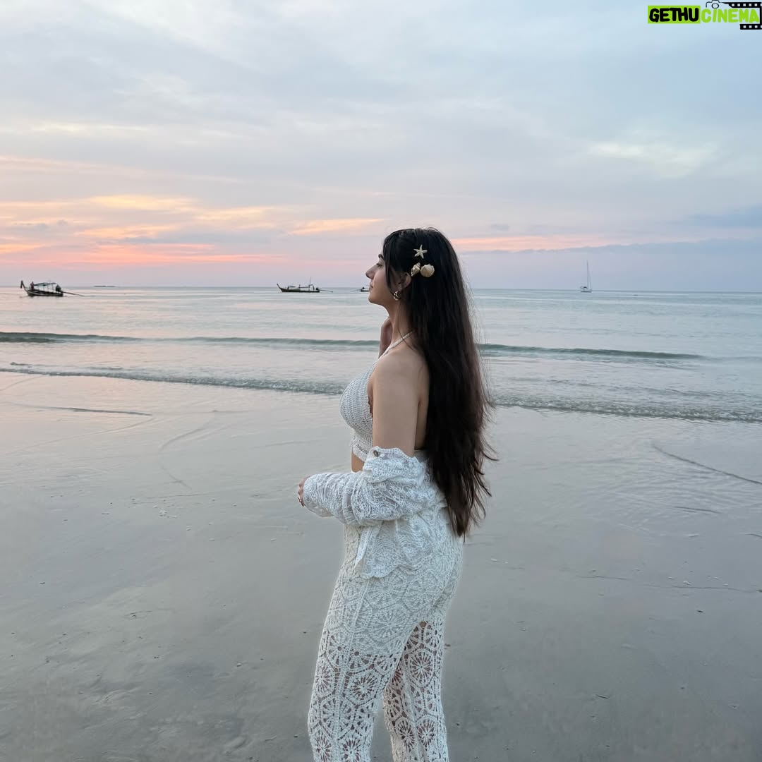 Shreya Thukral - 1.3K Likes - take me where summer never ends🩵🌴

#ootd #beach #beachwear #beachlifestyle #fyp