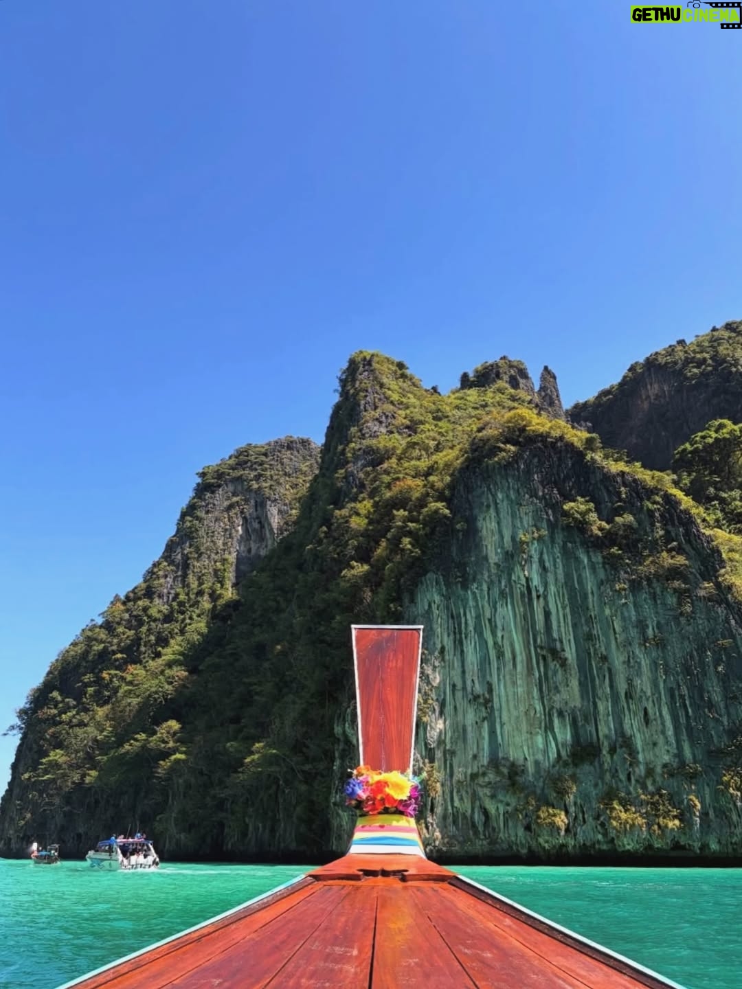 Shreya Thukral - 1.3K Likes - phi phi dump 🏖️☀️🐚🎀⛱️👒✨

Wearing @leaclothingco 
Footwear @mymy_officiale 

#phiphiislands #thailand #phuketstagram #explore #fyp 

[ Phi Phi Islands, Thailand, Beach, Phuket, Explore ]