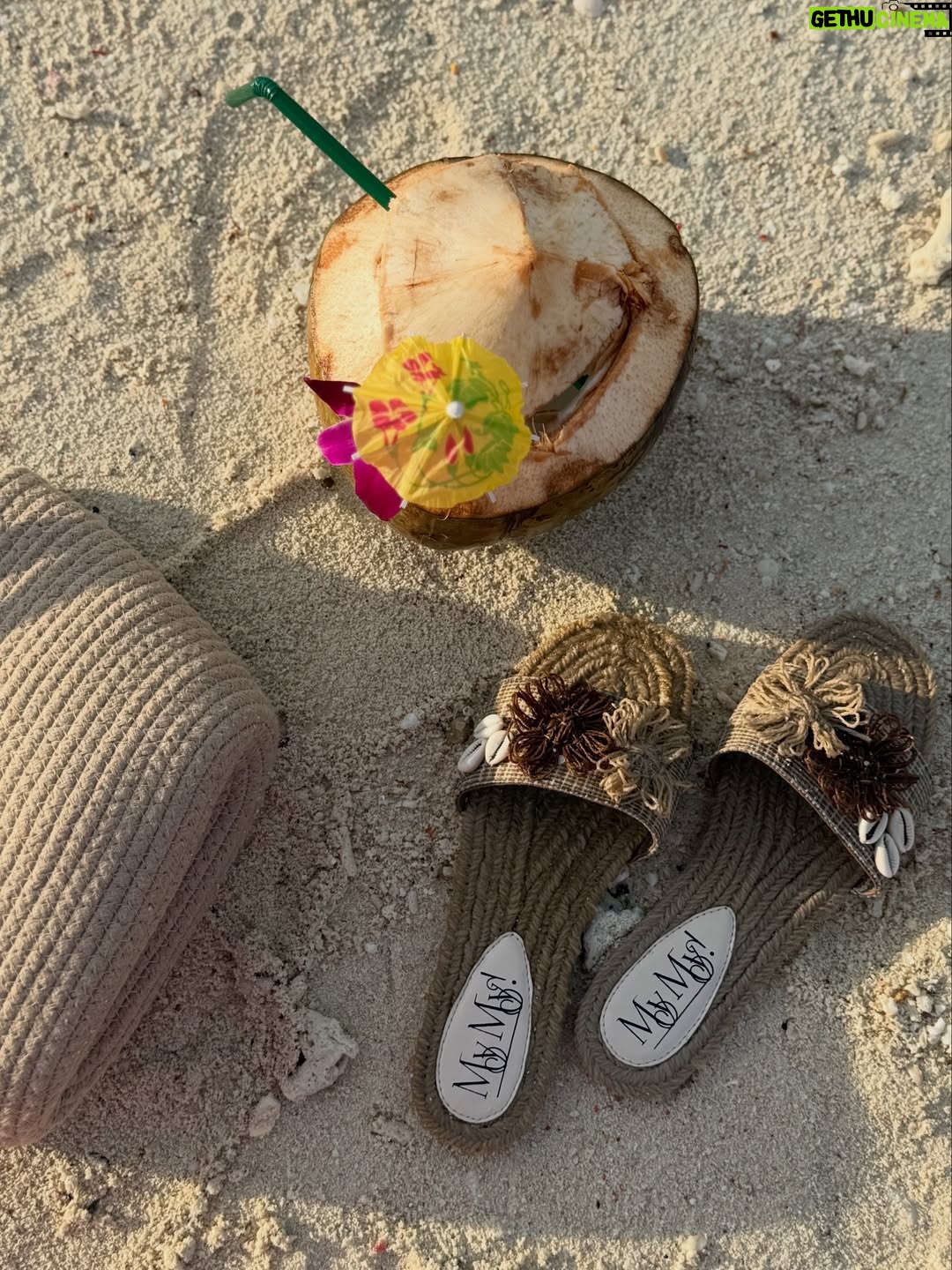 Shreya Thukral - 1.3K Likes - phi phi dump 🏖️☀️🐚🎀⛱️👒✨

Wearing @leaclothingco 
Footwear @mymy_officiale 

#phiphiislands #thailand #phuketstagram #explore #fyp 

[ Phi Phi Islands, Thailand, Beach, Phuket, Explore ]