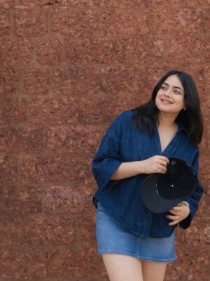 Shreyashi Verma Instagram - love, warmth & you š¤
.
.
.
{ everyday chic, minimal styling, classic blues, timeless denim, denim on denim, denim look, basic but cute effortless outfit }
#outfit #denimoutfit #ootd #explore