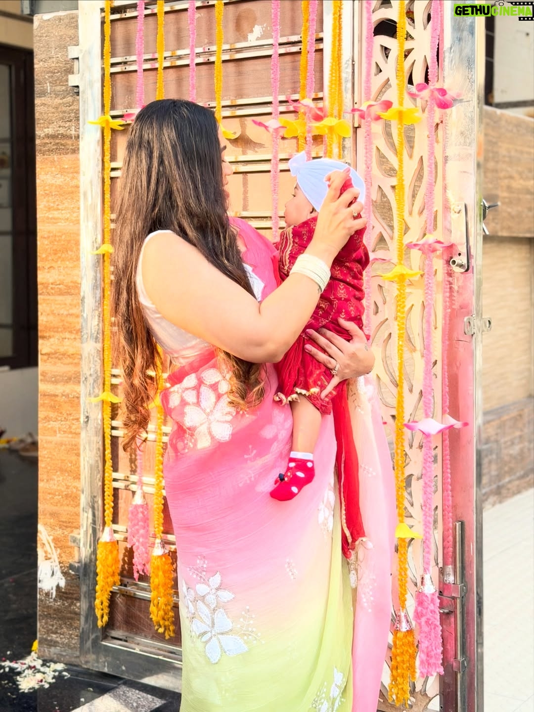 Shriya Jain - 4.8K Likes - All about being a MATHANIYA for my sister ❤️
Starting all the functions with blessings , prayer & positivity 💕