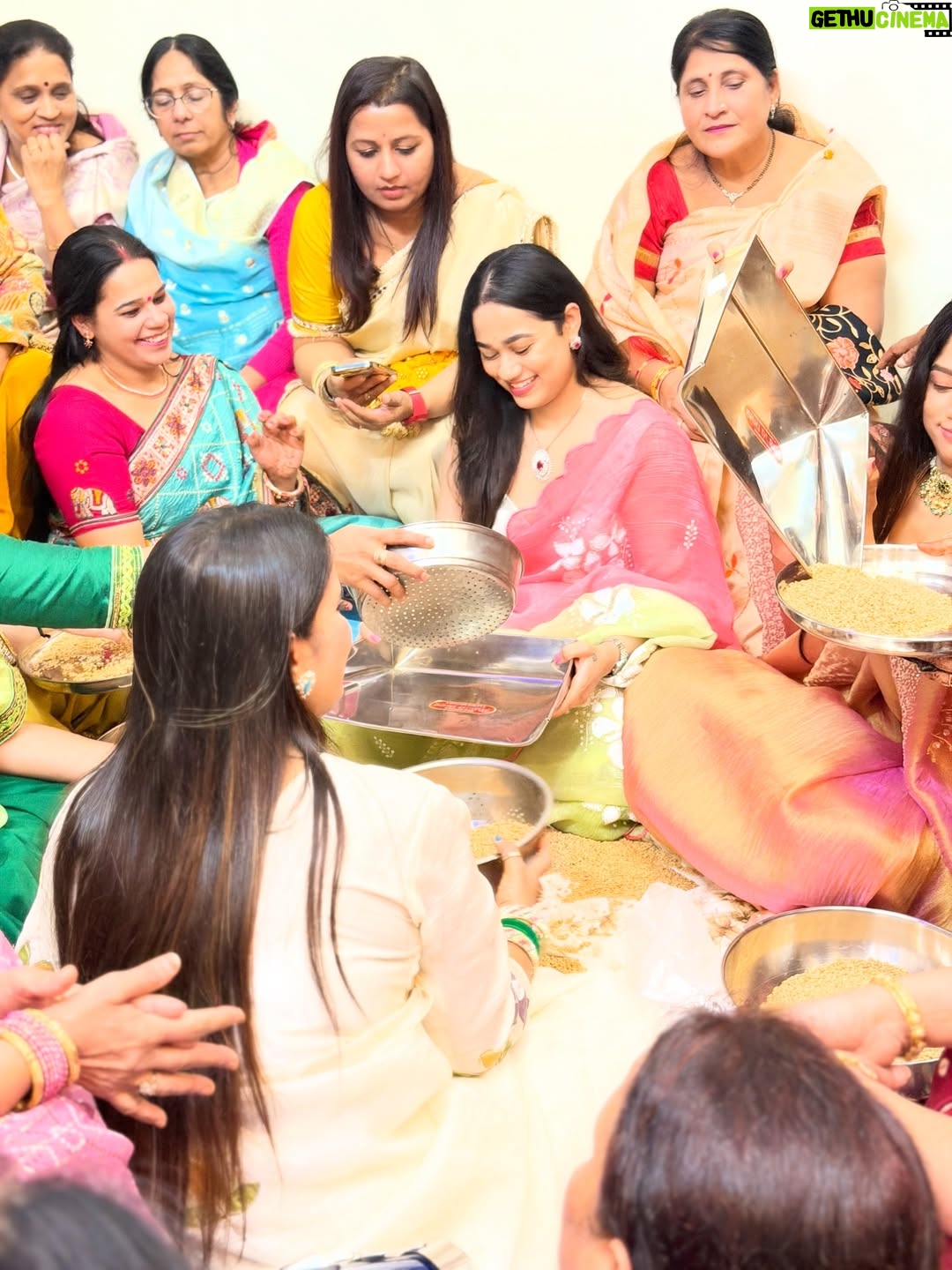 Shriya Jain - 4.8K Likes - All about being a MATHANIYA for my sister ❤️
Starting all the functions with blessings , prayer & positivity 💕
