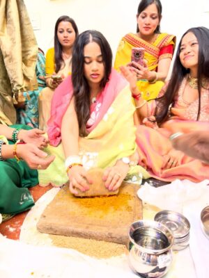 Shriya Jain Instagram - All about being a MATHANIYA for my sister ❤️
Starting all the functions with blessings , prayer & positivity 💕