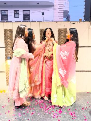 Shriya Jain Instagram - All about being a MATHANIYA for my sister ❤️
Starting all the functions with blessings , prayer & positivity 💕