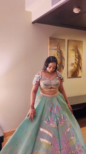Shriya Jain Instagram - A look i loved the most during my sisters wedding 🥹🫶🏻
Can’t describe how i was feeling after i wore this amazing piece 🫶🏻

Outfit/ Designer- @aasthasoodstudio 
Stylist- @poojabhardwaj009

Makeup- @yashika.notnani.makeup