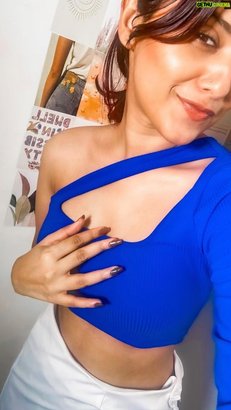 Shruthy Sathyan - 1.6K Likes - Lipsticks of the month 💄

Comments down for links