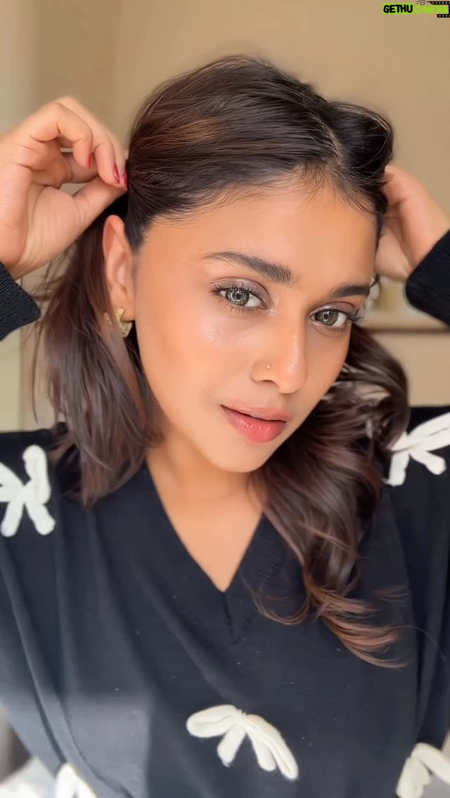 Shruthy Sathyan - 2.7K Likes - Found this cool product @officialswissbeauty 

Comment down for links 🫶🏻