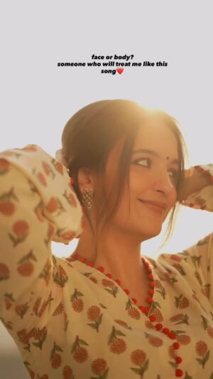 Shruti Bkshi Instagram - possible?❤️
suit @jonaya.in 🌟
#reels #reelsitfeelit #explorepage #explore #relatable