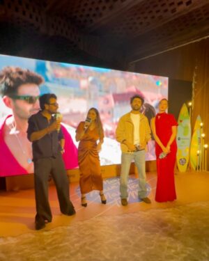 Shruti Pathak Instagram - #HumDono launch scenes. Aaj kuch filmy sa ho gaya. 🫶🏻😁

#shrutipathak