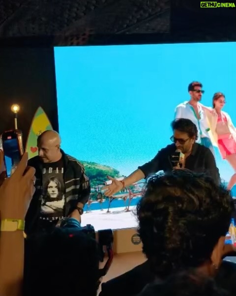 Shruti Pathak - 1K Likes - #HumDono launch scenes. Aaj kuch filmy sa ho gaya. 🫶🏻😁

#shrutipathak
