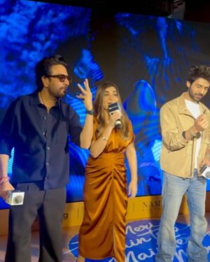 Shruti Pathak Instagram - #HumDono launch scenes. Aaj kuch filmy sa ho gaya. 🫶🏻😁

#shrutipathak