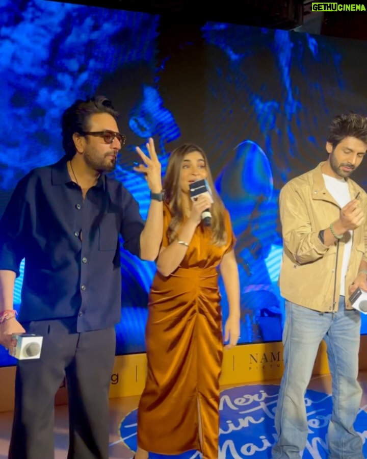 Shruti Pathak - 1K Likes - #HumDono launch scenes. Aaj kuch filmy sa ho gaya. 🫶🏻😁

#shrutipathak