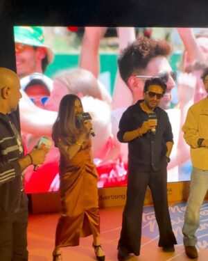 Shruti Pathak Instagram - #HumDono launch scenes. Aaj kuch filmy sa ho gaya. 🫶🏻😁

#shrutipathak