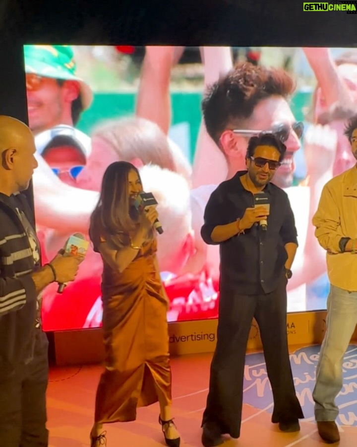 Shruti Pathak - 1K Likes - #HumDono launch scenes. Aaj kuch filmy sa ho gaya. 🫶🏻😁

#shrutipathak