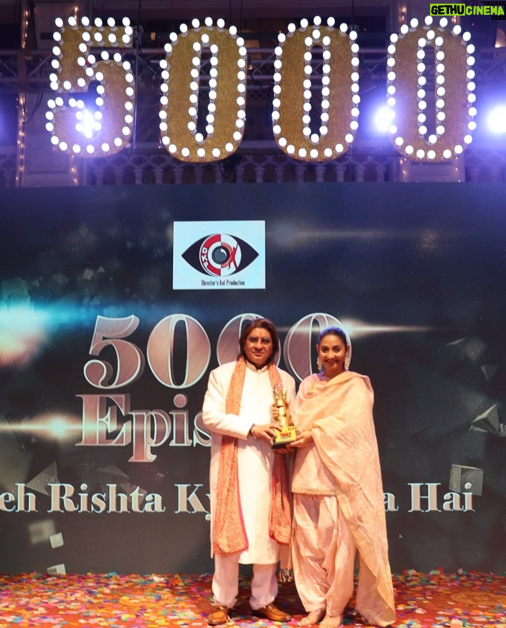 Shruti Ulfat - 7.9K Likes - 5000 episodes of Ye Rishta Kya Kehlata Hain… happy blessed grateful .. to be a part of the YRKKH and DKP family. 
A majestic acievement… the first show to reach 5000 episodes in Asia…and still counting. Entertaining and Engaging millions n millions across the globe. Being a part of endless homes and individuals. Showcasing lives, families, stories, journey,culture n life. 
RAJAN SHAHI … the magic man of our TV world…a great storyteller, a brilliant visionary , a fantastic Boss and a wonderful person. Have known you since 1997 (Thoda Hain Thode ki Zaroorat hai) , then came ’Dil Hain Ki Manta Nahi’ in 1999 and now in YRKKH.  I feel so fulfilled n happy  to be a part of YRKKH and grateful to u for  trusting me to play a very simple yet complex character like Vidya . Thank u so much @rajan.shahi.543 . 🌻❤️🙏 . Thank u so much @directorskutproduction  for making a home away from home for all of us. Its  beautiful n heartfull 🌻❤️. 
#yrkkh #5000 #milestone #indiantv #dailysoap #dkp #🌻❤️🙏