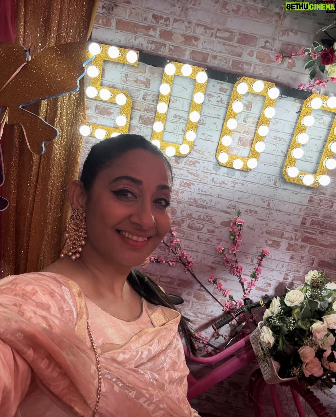 Shruti Ulfat - 7.9K Likes - 5000 episodes of Ye Rishta Kya Kehlata Hain… happy blessed grateful .. to be a part of the YRKKH and DKP family. 
A majestic acievement… the first show to reach 5000 episodes in Asia…and still counting. Entertaining and Engaging millions n millions across the globe. Being a part of endless homes and individuals. Showcasing lives, families, stories, journey,culture n life. 
RAJAN SHAHI … the magic man of our TV world…a great storyteller, a brilliant visionary , a fantastic Boss and a wonderful person. Have known you since 1997 (Thoda Hain Thode ki Zaroorat hai) , then came ’Dil Hain Ki Manta Nahi’ in 1999 and now in YRKKH.  I feel so fulfilled n happy  to be a part of YRKKH and grateful to u for  trusting me to play a very simple yet complex character like Vidya . Thank u so much @rajan.shahi.543 . 🌻❤️🙏 . Thank u so much @directorskutproduction  for making a home away from home for all of us. Its  beautiful n heartfull 🌻❤️. 
#yrkkh #5000 #milestone #indiantv #dailysoap #dkp #🌻❤️🙏