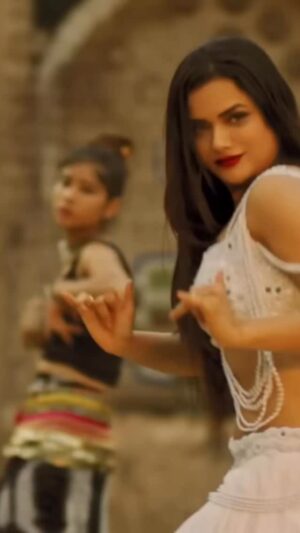 Shrutika Gaokkar Instagram - #Arabic #song #akshaykhanna #shrutikagaokkar #trending @ranveersingh @saraarjunn @akshaye_khanna_ @rampal72 @duttsanjay