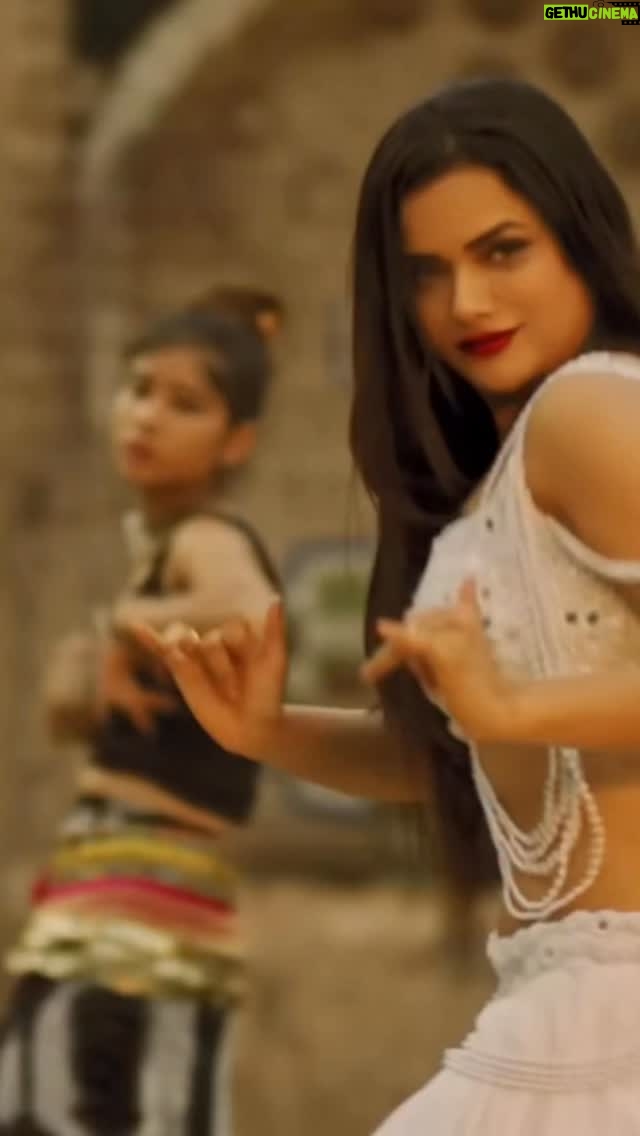 Shrutika Gaokkar - 14.3K Likes - #Arabic #song #akshaykhanna #shrutikagaokkar #trending @ranveersingh @saraarjunn @akshaye_khanna_ @rampal72 @duttsanjay