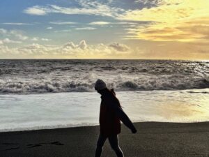 Shu-Han Liang Instagram - 小姑娘人生清單極光已完成
不用等2026平常有做好事說好話就有這麼多天極光可以看
2026也會繼續做好事說好話
2025掰掰嘍

P.S 昨天已經抽出冰島小禮的中獎名單，大家看快上我的yt看看有沒有被我回覆中獎資訊嘍😘