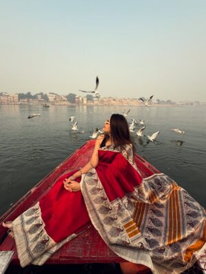 Shubhi Singh Instagram - Whenever I come to Banaras serendipity follows, sometimes peace, sometimes love. Patience and endurance.. but somehow Kashi teaches you all this while you fall in love with the city.
In Kaashi, you can always checkout but never leave. 💕
.
.
.
.
#banaras #birthdaytrip #kaashi