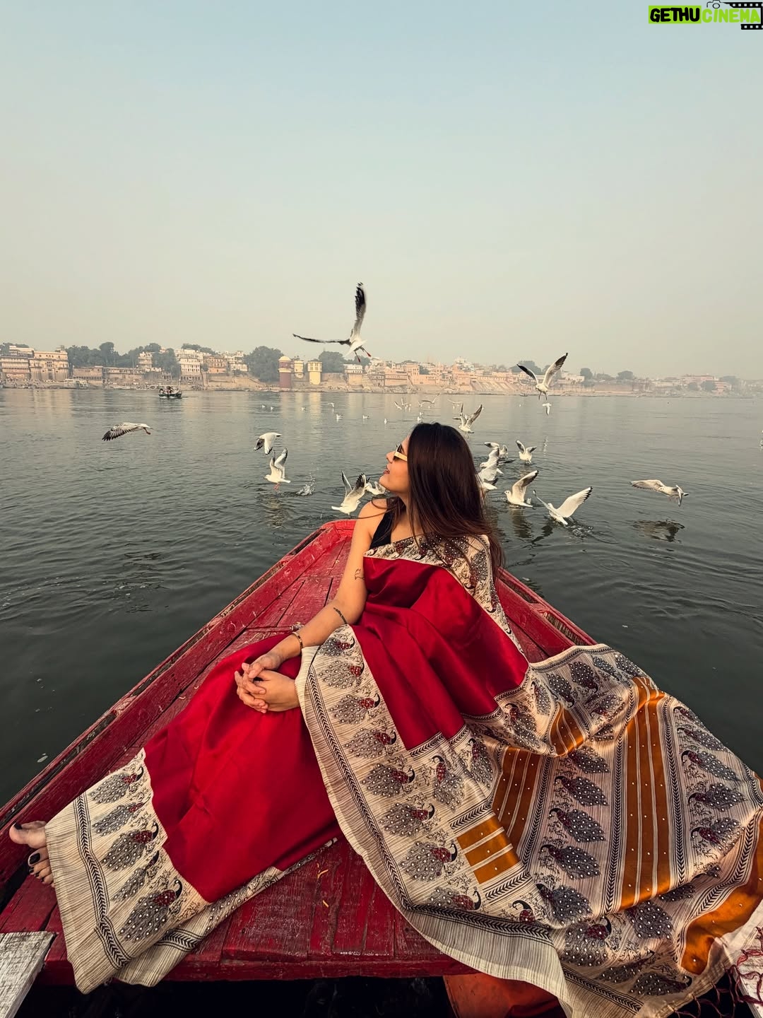 Shubhi Singh - 5.5K Likes - Whenever I come to Banaras serendipity follows, sometimes peace, sometimes love. Patience and endurance.. but somehow Kashi teaches you all this while you fall in love with the city. 
In Kaashi, you can always checkout but never leave. 💕 
.
.
.
.
#banaras #birthdaytrip #kaashi