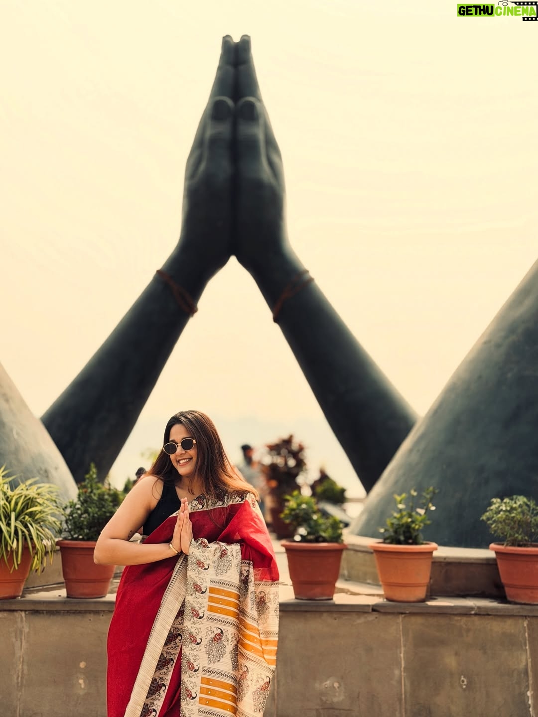 Shubhi Singh - 5.5K Likes - Whenever I come to Banaras serendipity follows, sometimes peace, sometimes love. Patience and endurance.. but somehow Kashi teaches you all this while you fall in love with the city. 
In Kaashi, you can always checkout but never leave. 💕 
.
.
.
.
#banaras #birthdaytrip #kaashi