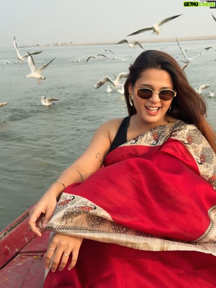 Shubhi Singh - 5.5K Likes - Whenever I come to Banaras serendipity follows, sometimes peace, sometimes love. Patience and endurance.. but somehow Kashi teaches you all this while you fall in love with the city. 
In Kaashi, you can always checkout but never leave. 💕 
.
.
.
.
#banaras #birthdaytrip #kaashi