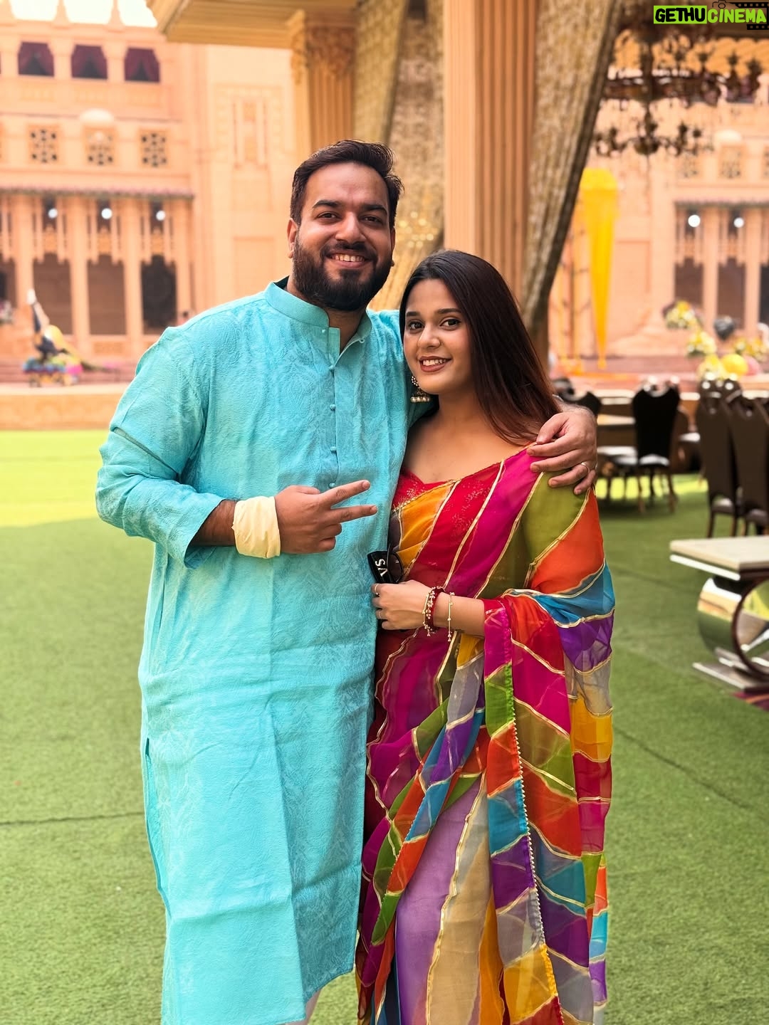 Shubhi Singh - 2.6K Likes - Veer ji viyon challeya 🫶🏻 
.
.
.
#IndianWedding #wedding