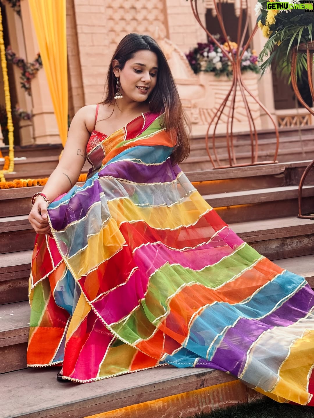 Shubhi Singh - 2.6K Likes - Veer ji viyon challeya 🫶🏻 
.
.
.
#IndianWedding #wedding
