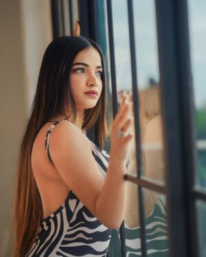 Shumayla Shaikh Instagram - Sexy and I know it š
Click @ayushfilmss
Makeup & hair @namra.makeupartist
Edit @innocent_zaid____
Outfit @newme.asia
Comment āDressā š for link
#trending #explore #foryou #instagood #instafashion #fashion #style #pose #instagood #instadaily #instalike #instamood
