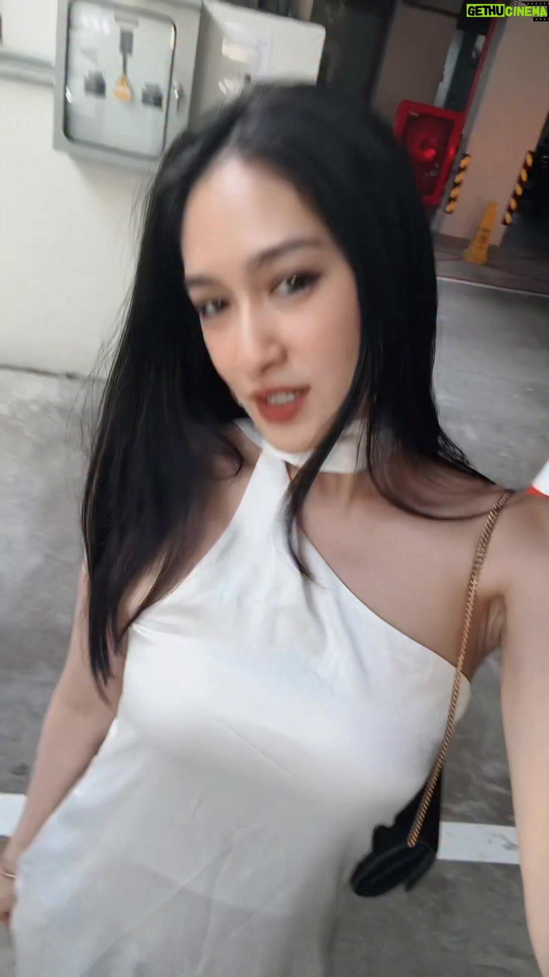 Shwe Eain Si - 541 Likes - Sunset မကြည့်ခင်လေး #fitcheck တစ်ဖြတ်