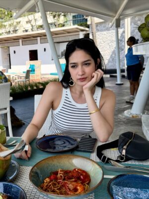 Shwe Eain Si Instagram - Photo dump Phuket
Edit မလုပ်တော့ဘူး natural အတိုင်းအကုန်တင်လိုက်ပြီကွာ 😘😘

#PhotoDump
#lifeLately
#phukethailand