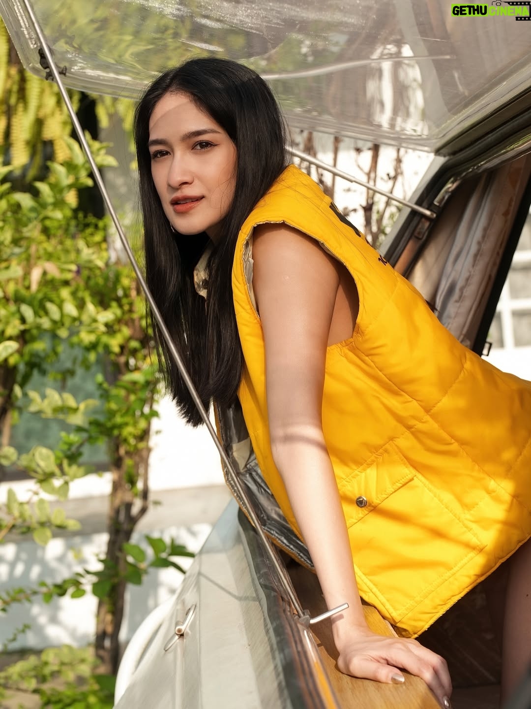 Shwe Eain Si - 1.3K Likes - စောင့်နေတယ်နော် 😘