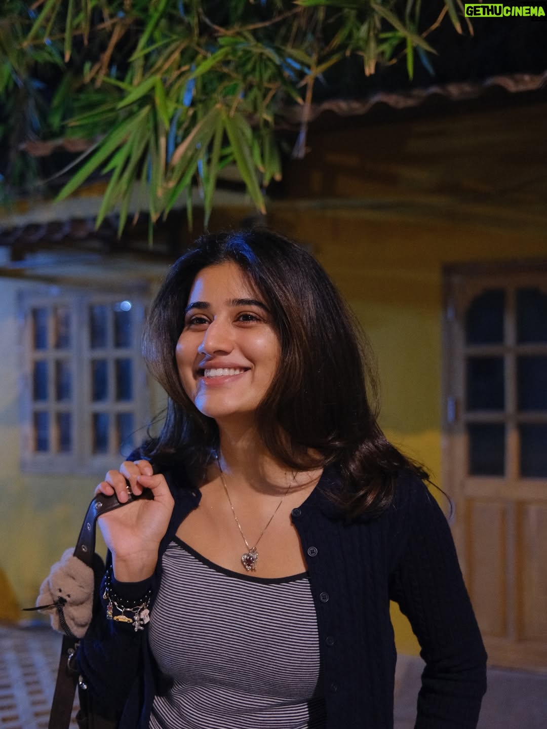 Shweta Bhintade - 13.7K Likes - Sittin pretty