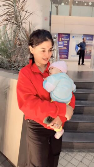 Shweta Jha Instagram - Wo chor kon h aaplog bataiye 😬😬😬😬