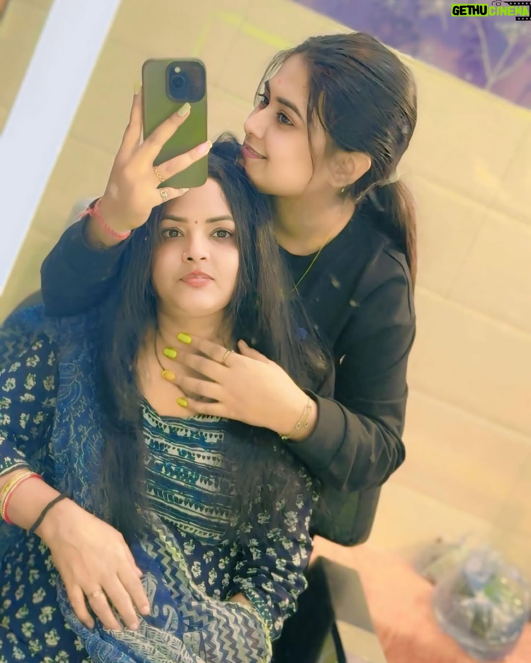 Shweta Jha - 16.7K Likes - 🧿🧿🧿🧿