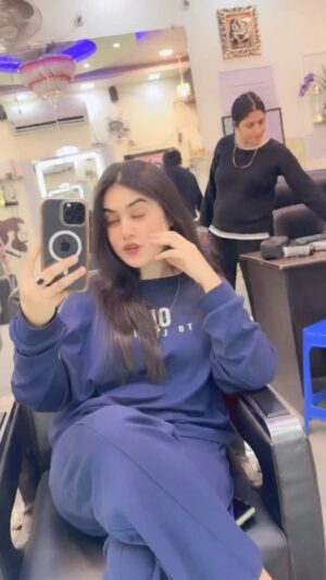 Shweta Jha Instagram - ‼️दुल्हा बनाईब‼️ @ankush_raja_official
#superhit #blast #song 🎵
ONLY ON @dangermusics
@shilpi_raj_personal
@astha23s
@directornayanmaurya.j
@nitesh_yadav_neta_ji
MANAGE BY @suryaproductionhouse_