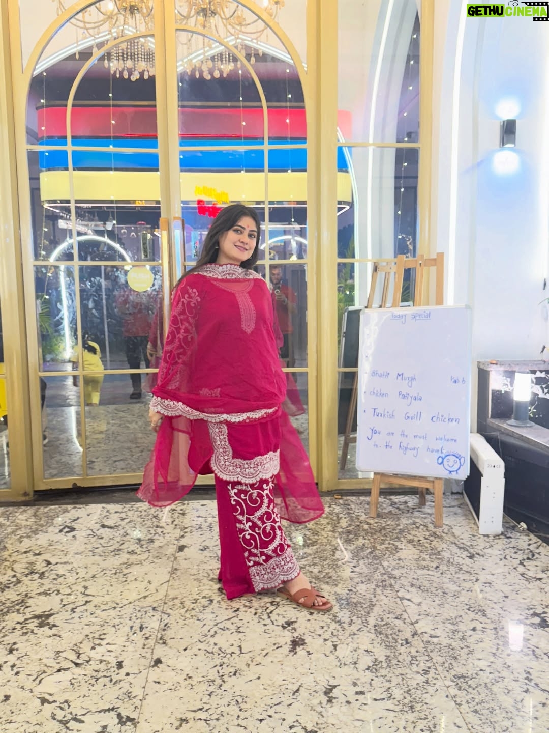 Shweta Jha - 39.9K Likes - ❤️❤️❤️❤️❤️