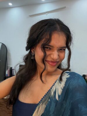 Shweta Poddar Instagram - Saree bindi jhumka choori ohoo i love this look🪷🫶🏻💕🫠👀🤍