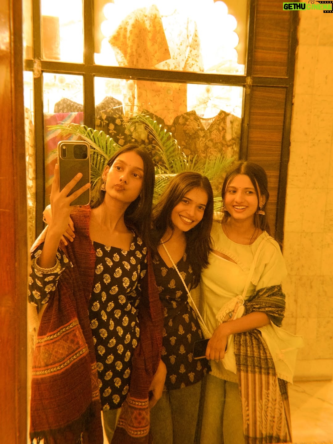 Shweta Poddar - 42.2K Likes - didn’t know we were making memories. I just knew we were being wild.😜✨🫶🏻💗….. 
Best time with the best people. These memories will always stay close to my heart 🤍✨