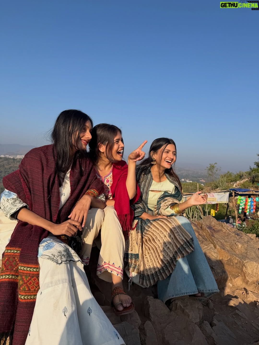Shweta Poddar - 42.2K Likes - didn’t know we were making memories. I just knew we were being wild.😜✨🫶🏻💗….. 
Best time with the best people. These memories will always stay close to my heart 🤍✨
