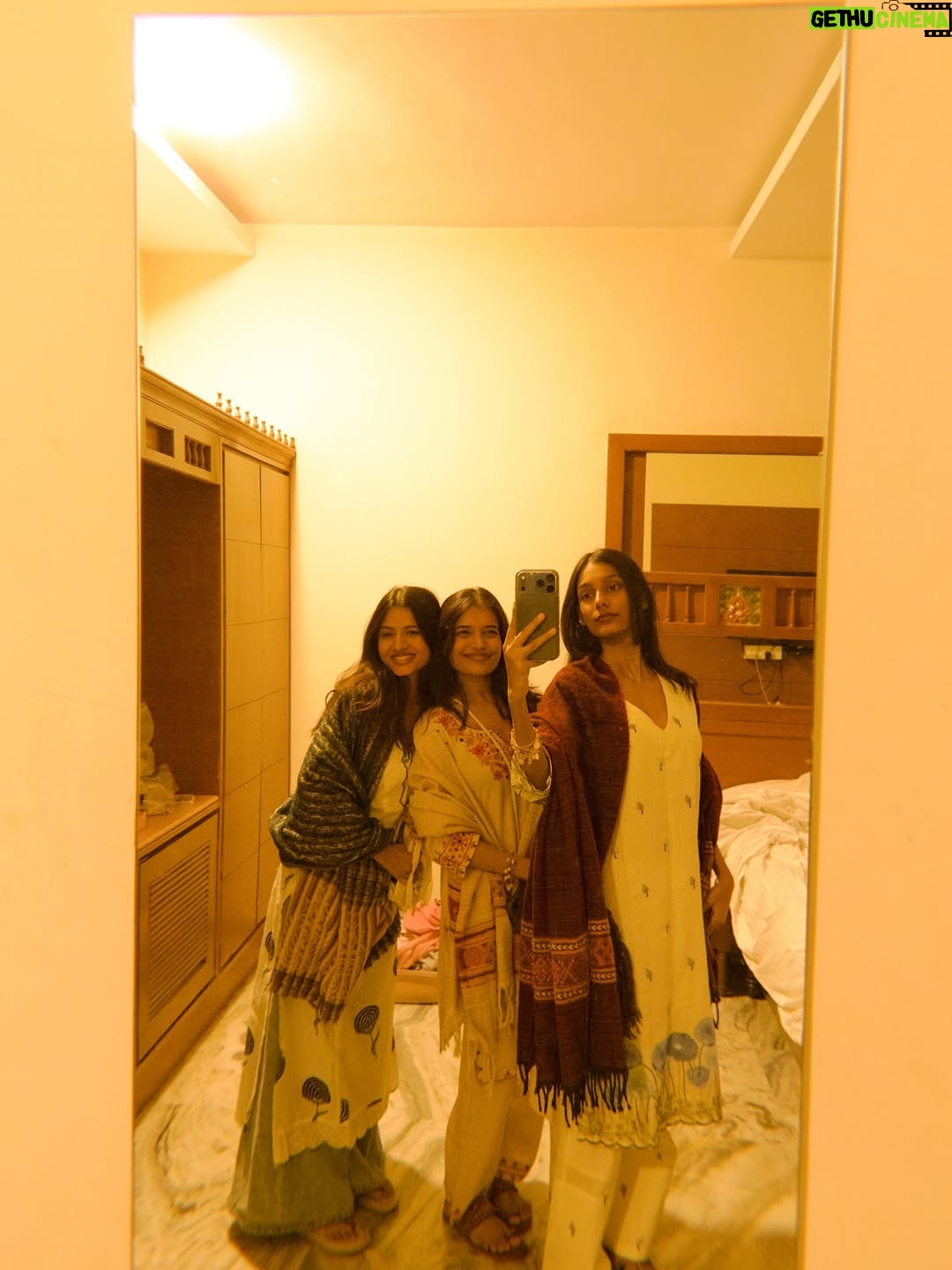 Shweta Poddar - 42.2K Likes - didn’t know we were making memories. I just knew we were being wild.😜✨🫶🏻💗….. 
Best time with the best people. These memories will always stay close to my heart 🤍✨