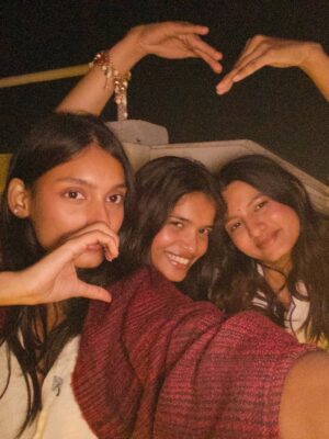 Shweta Poddar Instagram - didn’t know we were making memories. I just knew we were being wild.😜✨🫶🏻💗…..
Best time with the best people. These memories will always stay close to my heart 🤍✨