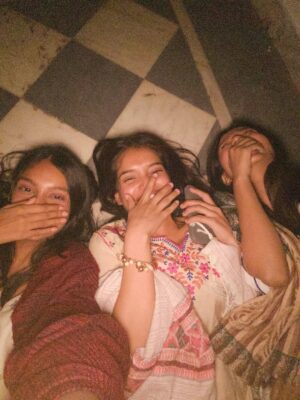 Shweta Poddar Instagram - didn’t know we were making memories. I just knew we were being wild.😜✨🫶🏻💗…..
Best time with the best people. These memories will always stay close to my heart 🤍✨
