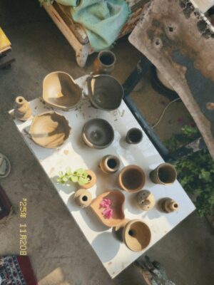 Shweta Poddar Instagram - Forever the girl with many interests🌸❤️🫶🏻✨
#explore #explorepage✨ #pottery #art #fyp #explorer