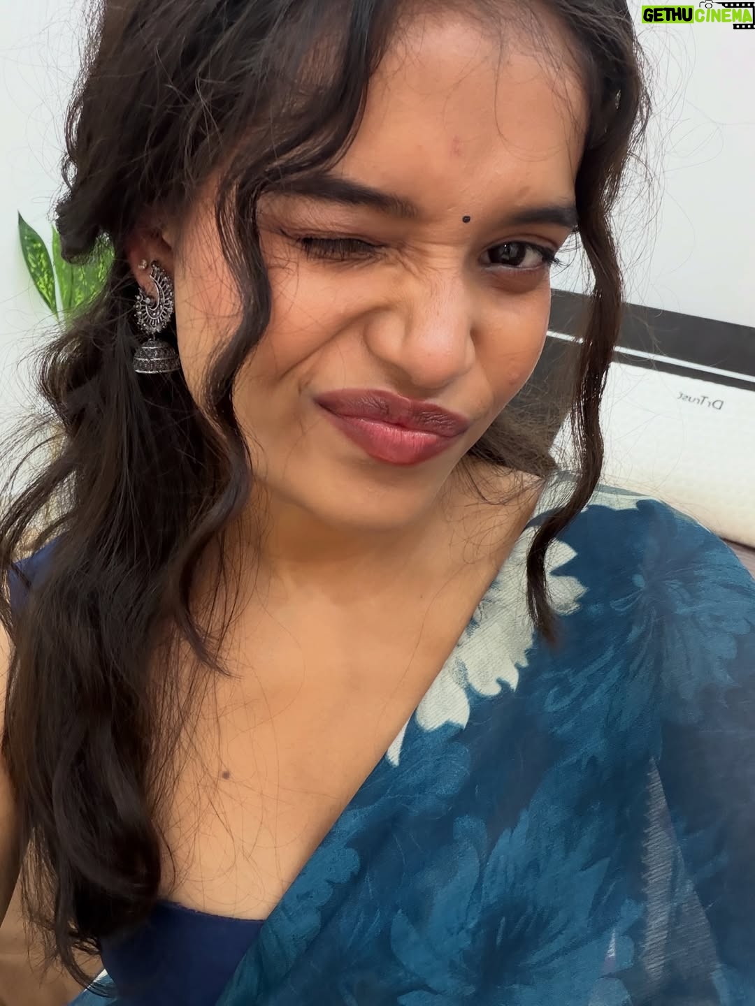 Shweta Poddar - 24.2K Likes - Saree   bindi   jhumka   choori ohoo i love this look🪷🫶🏻💕🫠👀🤍