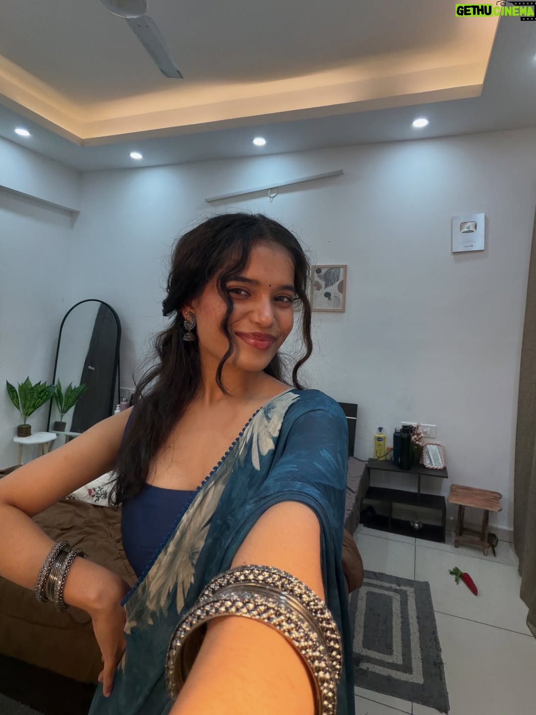 Shweta Poddar - 24.2K Likes - Saree   bindi   jhumka   choori ohoo i love this look🪷🫶🏻💕🫠👀🤍